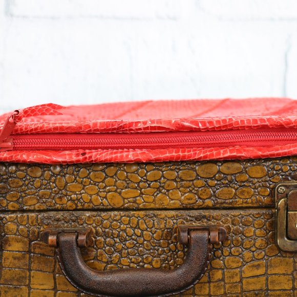 Clemente Red Snakeskin Clutch - Picture 5 of 8